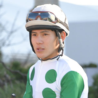 臼井 健太郎 写真